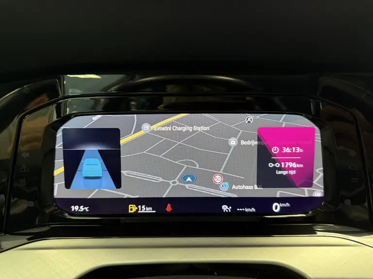 Volkswagen Golf 1.5 TSI Highline Business R 150pk Panorama Navigatie Sfeerverliching DAB+ Apple Carplay Cruise Control 17LMV afbeelding 14