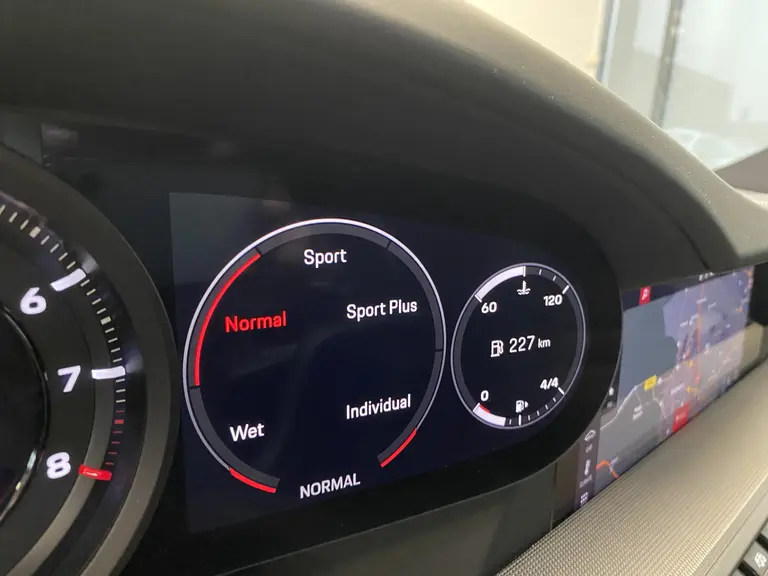 Porsche 911 3.0 Carrera 4S Sport chrono Bose Dealer onderhouden Kreide Grau Panoramadak ACC 450PK! afbeelding 18