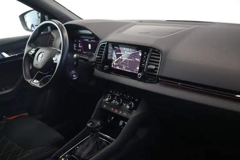 Skoda Karoq 1.5 TSI ACT Sportline Business CruiseControl Trekhaak Full-led 24 maanden garantie mogelijk (*vraag naar de voorwaarden) afbeelding 23