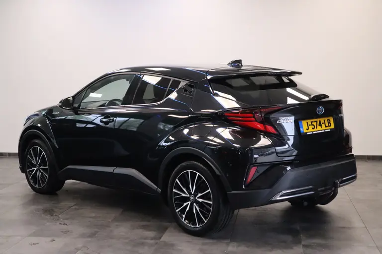 Toyota C-HR 2.0 Hybrid Executive Navigatie Cruise control 18LMV trekhaak DAB+ 24 maanden garantie mogelijk (*vraag naar de voorwaarden) afbeelding 3