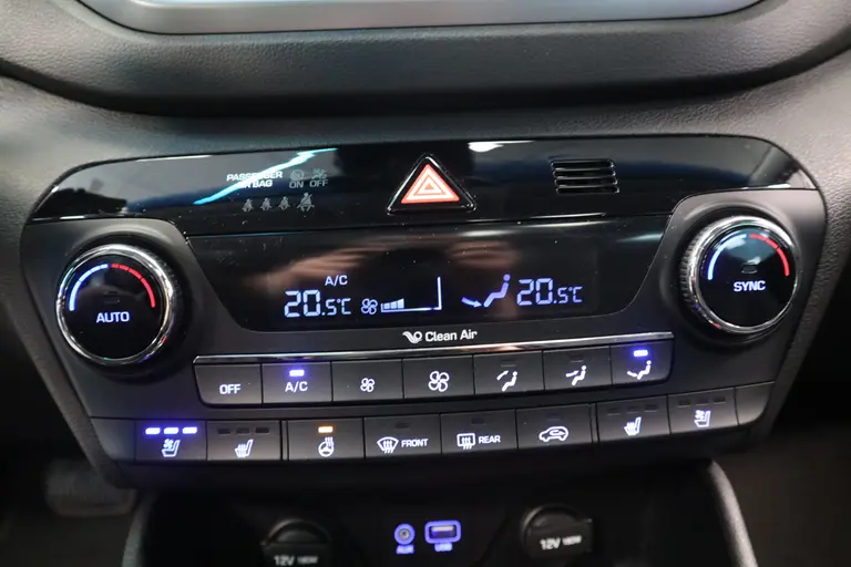 Hyundai Tucson 1.6 T T-GDI 4WD 177 PK 4WD GDI  Panoramadak  19 inch Lmv Navigatie trekhaak afbeelding 18