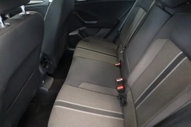Volkswagen T-Roc 1.5 TSI Style 150pk Panoramadak Full-Led Navigatie 18'lmv afbeelding 20