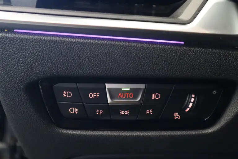 BMW 3 Serie Touring 320i High Executive Edition 184pk Navigatie Luxe Volleder Cruise Control Stoelverwarming sfeerverlichting 24 maanden garantie mogelijk (*vraag naar de voorwaarden) afbeelding 20