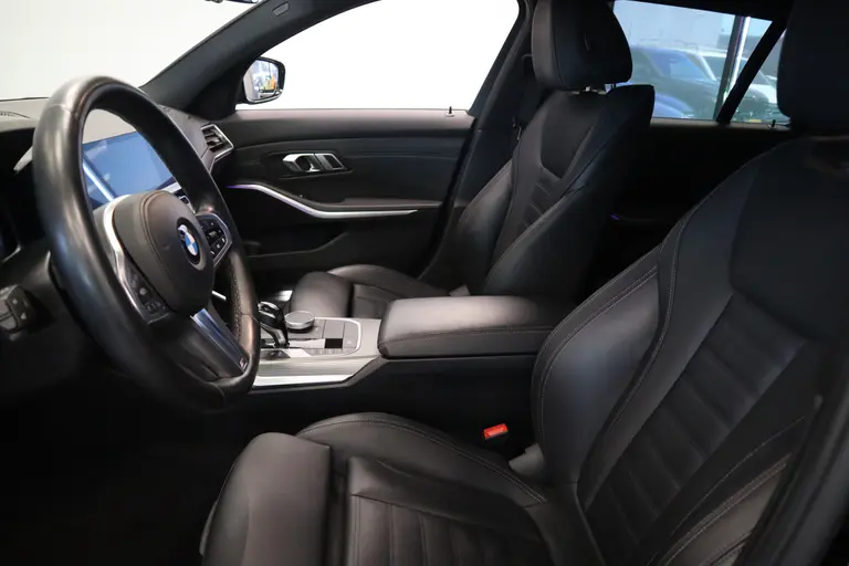 BMW 3 Serie Touring 320i High Executive Edition 184pk Navigatie Luxe Volleder Cruise Control Stoelverwarming sfeerverlichting 24 maanden garantie mogelijk (*vraag naar de voorwaarden) afbeelding 7