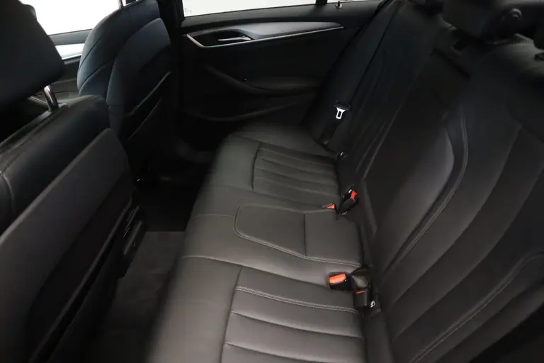 BMW 5 Serie 520i Corporate Lease High Executive Connect drive Navigatie PDC Cruise Control 18LMV Vol Leder afbeelding 24