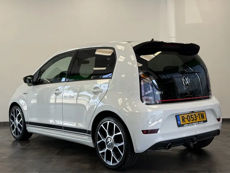 Volkswagen up! 1.0 TSI GTI 5-Drs. ClimateControl Stoelverwarming 17'lmv 24 maanden garantie mogelijk (*vraag naar de voorwaarden) afbeelding 3