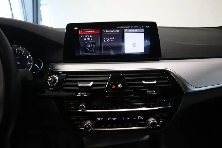 BMW 5 Serie 520i Corporate Lease High Executive Connect drive Navigatie PDC Cruise Control 18LMV Vol Leder afbeelding 15