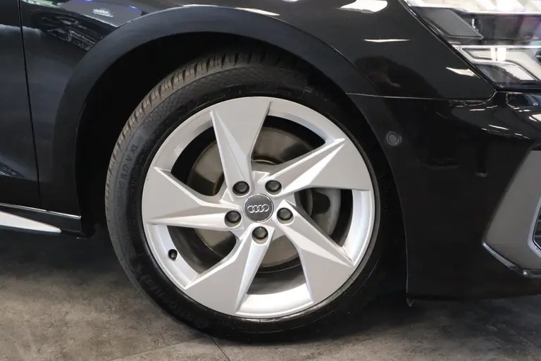 Audi A3 Sportback 35 TFSI S edition 150pk Navigatie 17LMV  volleder interieur Cruise Control parking ass. afbeelding 3