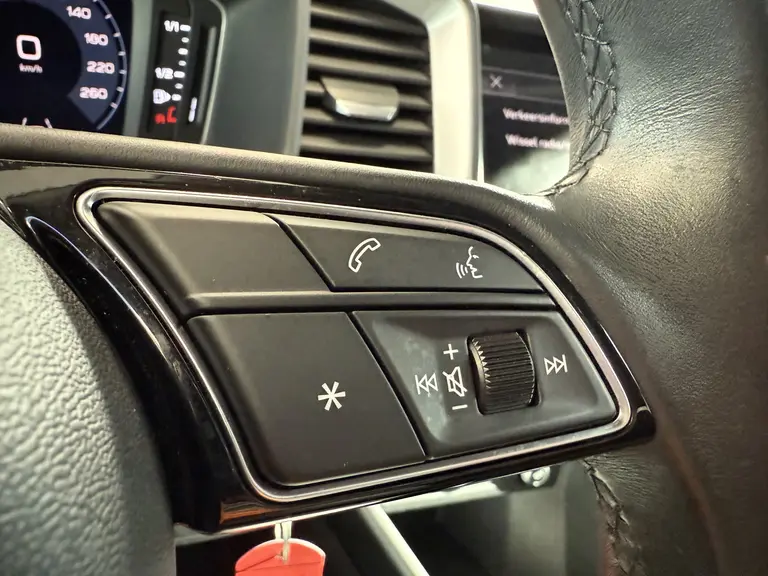 Audi A1 Sportback 25 TFSI epic Apple carplay 17LMV  Cruise Control ACC afbeelding 9