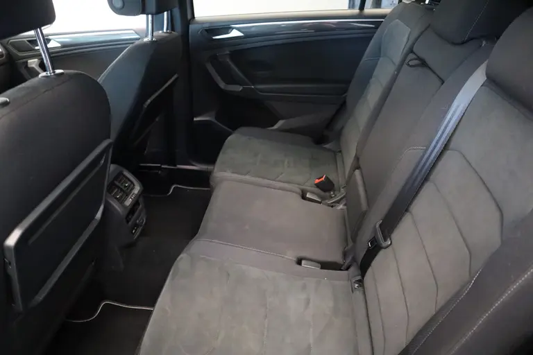 Volkswagen Tiguan Allspace 1.5 TSI Highline Business R 7-Persoons Panoramadak Navigatie Camera CruiseControl afbeelding 25