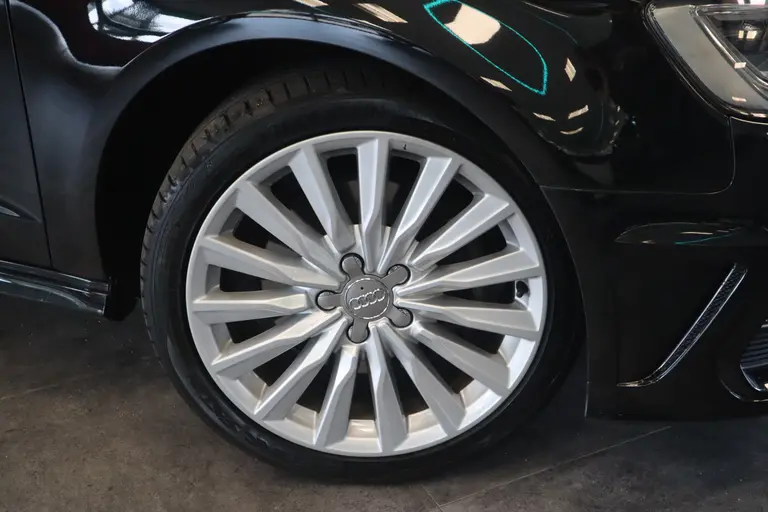 Audi A3 Sportback 1.4 e-tron PHEV Ambition Pro Line plus Cruise/Climate Navi Panoramadak 18''LM Trekhaak afbeelding 4