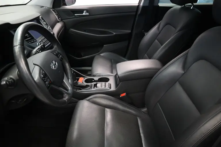 Hyundai Tucson 1.6 T T-GDI 4WD 177 PK 4WD GDI  Panoramadak  19 inch Lmv Navigatie trekhaak afbeelding 11