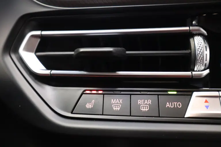 BMW 1-serie M135i xDrive High Executive Edition 306PK Headup Display Sportuitlaat Navigatie PDC VCP Cruise Control 19LMV  Volleder interieur Schaal stoelen afbeelding 15