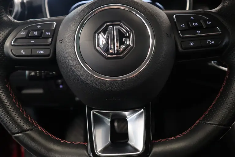 MG EHS 1.5 TGDI Luxury Panoramadak PDC afbeelding 14