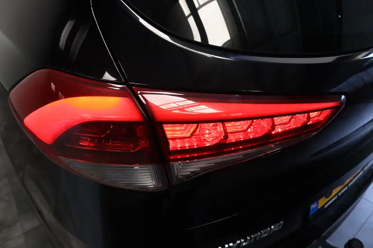 Hyundai Tucson 1.6 T T-GDI 4WD 177 PK 4WD GDI  Panoramadak  19 inch Lmv Navigatie trekhaak afbeelding 5