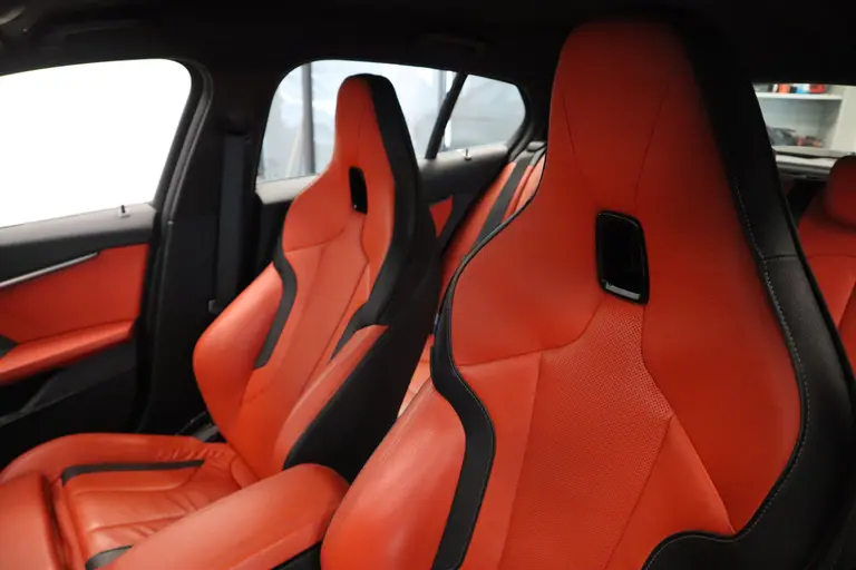 BMW 1-serie M135i xDrive High Executive Edition 306PK Headup Display Sportuitlaat Navigatie PDC VCP Cruise Control 19LMV  Volleder interieur Schaal stoelen afbeelding 9