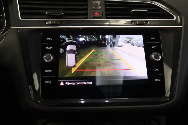 Volkswagen Tiguan 2.0 TSI 4Motion Highline Business R DSG Panoramadak Lane-Assist R-Line afbeelding 19