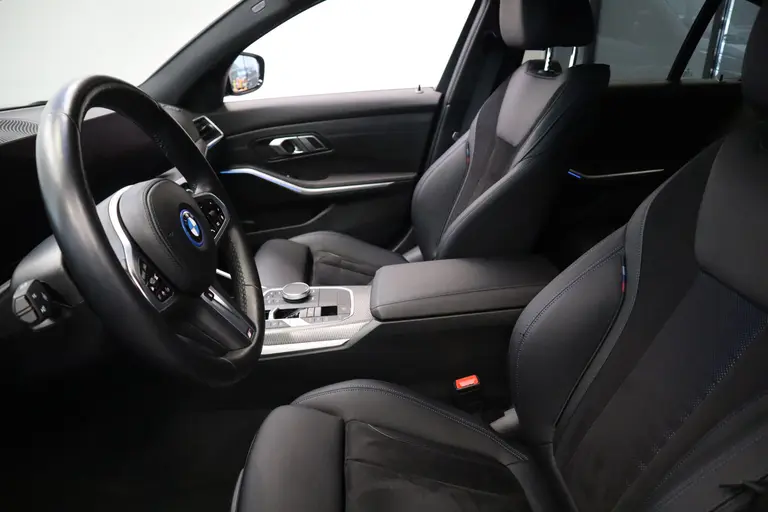 BMW 3-serie 320e ACC PDC 19''LM NAP HI-Fi M-Sport 24 maanden garantie mogelijk (*vraag naar de voorwaarden) afbeelding 9