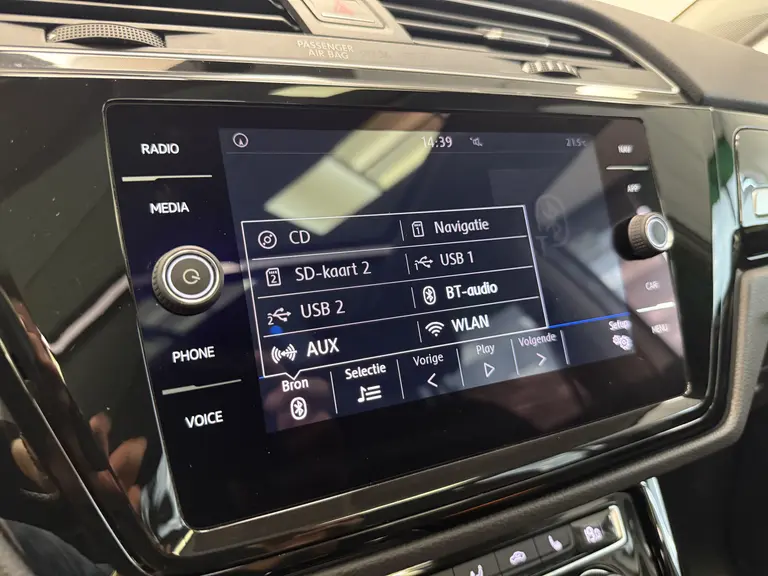 Volkswagen Touran 1.4 TSI Highline Business R 7p ACC Climate Panoramadak PDC Automaat NAP afbeelding 23