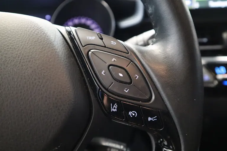 Toyota C-HR 1.8 Hybrid Bi-Tone Keyless Go & Start afbeelding 11