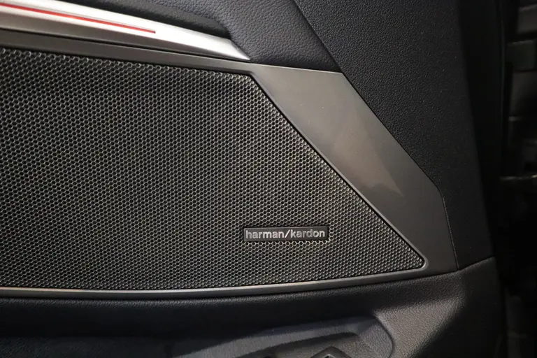 BMW 3-serie 320e ACC PDC Head-UP Panoramadak Harman&Kardon Carbon 20''LM Individual Performance 400PK 24 maanden garantie mogelijk (*vraag naar de voorwaarden) afbeelding 21