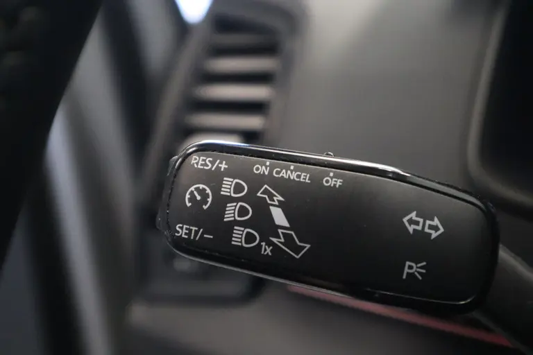 Skoda Karoq 1.5 TSI ACT Sportline Business CruiseControl Trekhaak Full-led 24 maanden garantie mogelijk (*vraag naar de voorwaarden) afbeelding 12