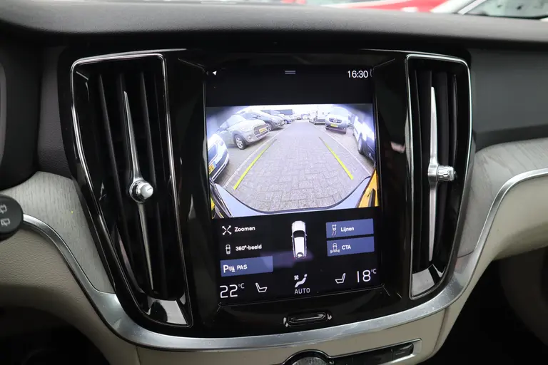 Volvo V60 2.0 B3 Inscription Panoramadak Navigatie Adaptive-Cruise afbeelding 23