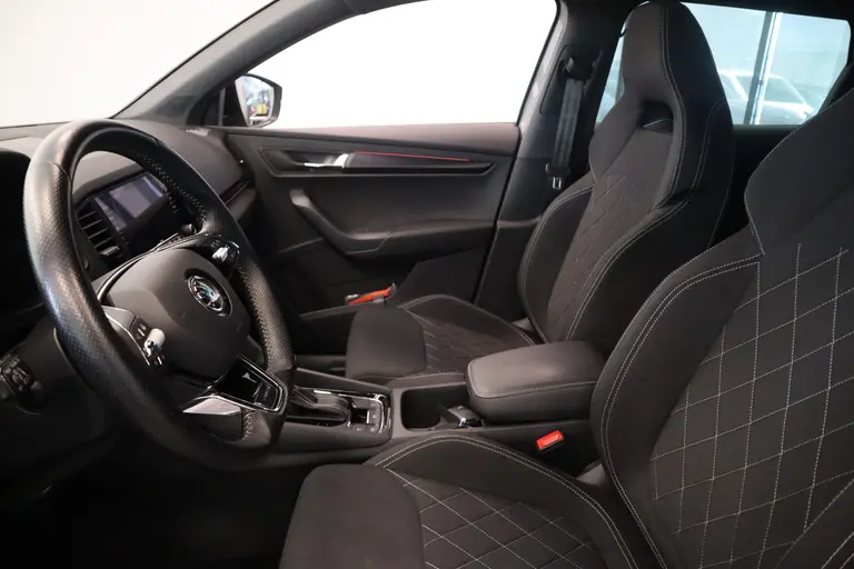 Skoda Karoq 1.5 TSI ACT Sportline Business CruiseControl Trekhaak Full-led 24 maanden garantie mogelijk (*vraag naar de voorwaarden) afbeelding 9