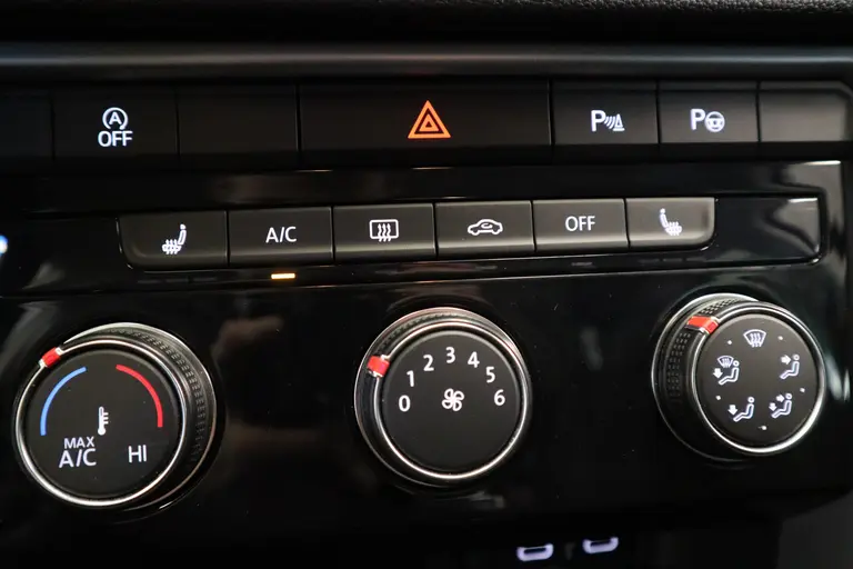 Volkswagen T-Roc 1.5 TSI Life Business Navigatie PDC 16LMV Cruise Control PDC VCP Stoelverwarming 24 maanden garantie mogelijk (*vraag naar de voorwaarden) afbeelding 11