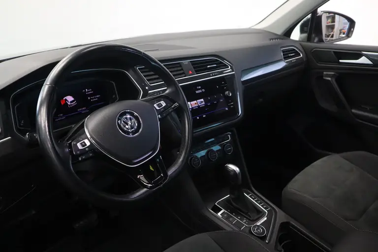 Volkswagen Tiguan 2.0 TSI 4Motion Highline Business R DSG Panoramadak Lane-Assist R-Line afbeelding 12