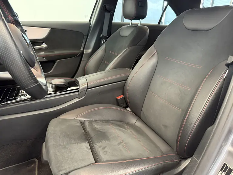 Mercedes-Benz A-Klasse 250 e Business Solution AMG Limited afbeelding 19