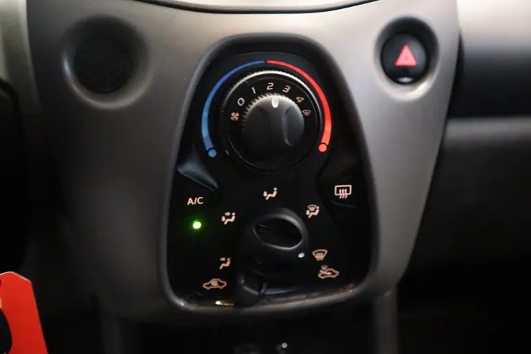 Peugeot 108 1.0 e-VTi Active 5-Drs. Airco afbeelding 9
