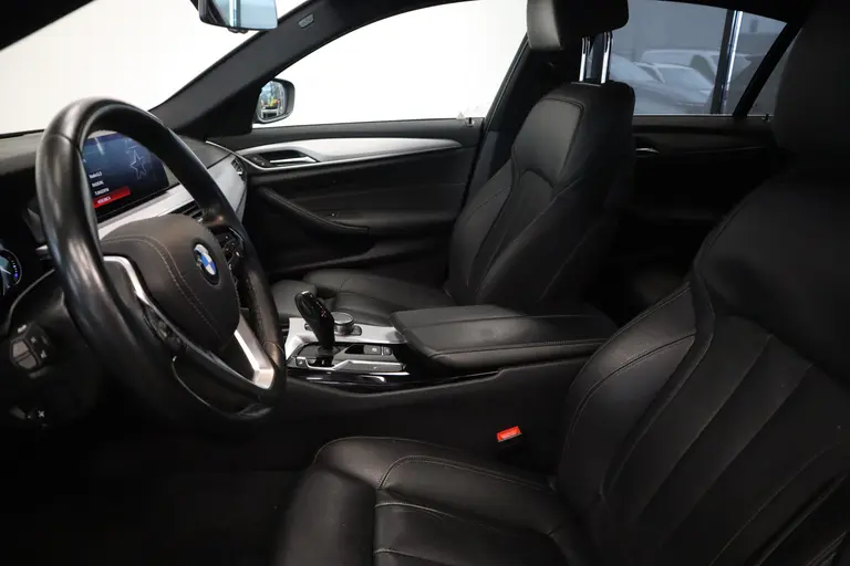 BMW 5 Serie 520i Corporate Lease High Executive Connect drive Navigatie PDC Cruise Control 18LMV Vol Leder afbeelding 8