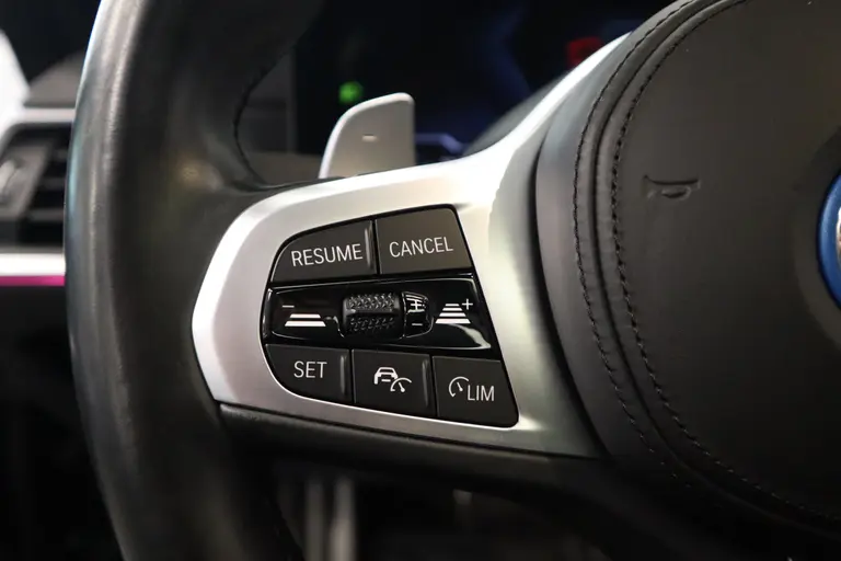 BMW 3-serie 320e ACC PDC Head-UP Panoramadak Harman&Kardon Carbon 20''LM Individual Performance 400PK 24 maanden garantie mogelijk (*vraag naar de voorwaarden) afbeelding 13