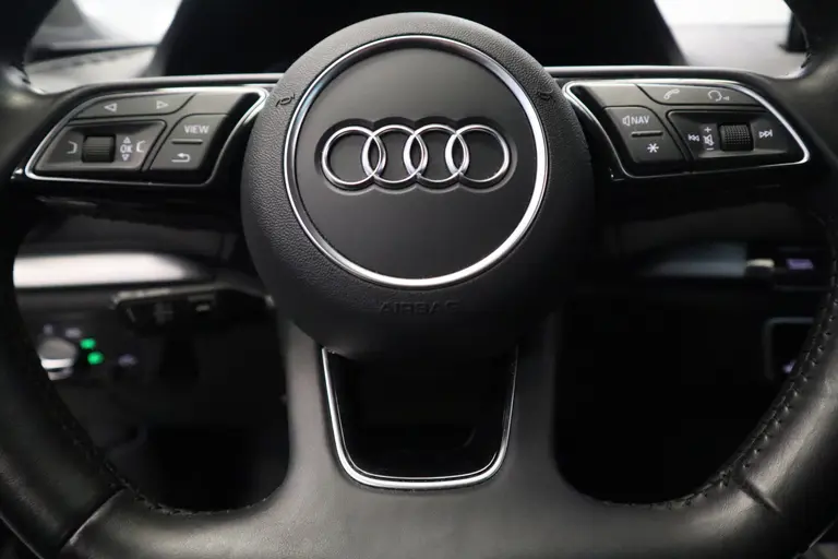 Audi A3 Sportback 1.4 e-tron Sport Navigatie el trekhaak 18LMV Cruise Control stoelverwarming afbeelding 9
