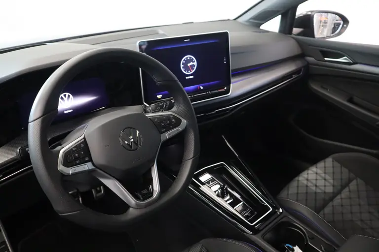 Volkswagen Golf 1.5 eTSI R-Line Edition ! Nieuw Type ! Panoramadak Full-led Navigatie Adaptive-Cruise afbeelding 11