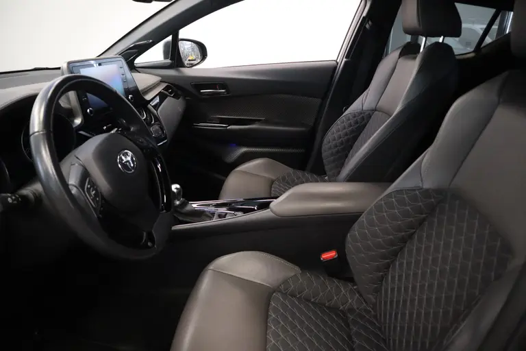 Toyota C-HR 2.0 Hybrid Executive Navigatie Cruise control 18LMV trekhaak DAB+ 24 maanden garantie mogelijk (*vraag naar de voorwaarden) afbeelding 8