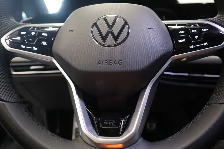 Volkswagen Golf 1.5 eTSI R-Line 2x Sfeerverlichting Full-led Adaptive-Cruise afbeelding 11
