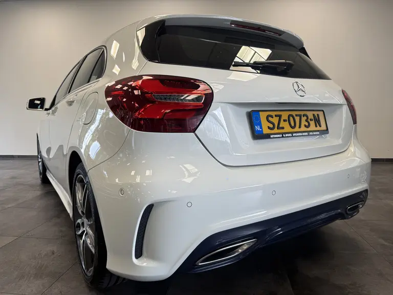 Mercedes-Benz A-Klasse 180 Business Solution AMG 18"lmv Full-led CruiseControl afbeelding 5