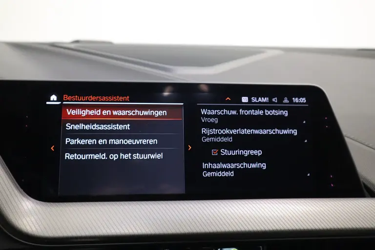 BMW 1-serie M135i xDrive High Executive Edition 306PK Headup Display Sportuitlaat Navigatie PDC VCP Cruise Control 19LMV  Volleder interieur Schaal stoelen afbeelding 20
