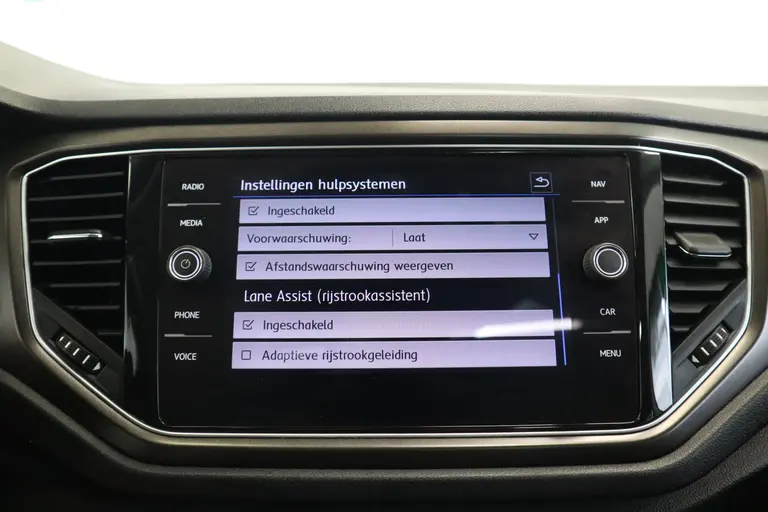 Volkswagen T-Roc 1.5 TSI Style 150pk Panoramadak Full-Led Navigatie 18'lmv afbeelding 17