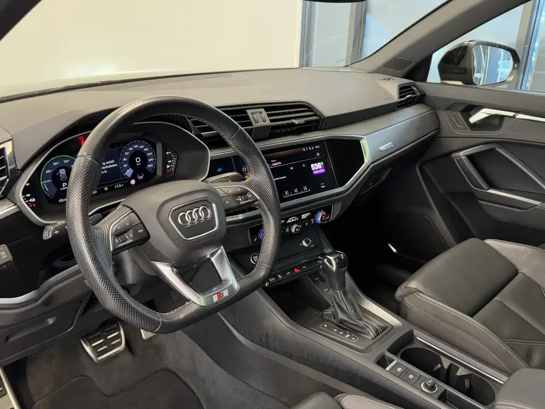 Audi Q3 45 TFSI e S edition Panorama 20LMV Climate Control Navigatie afbeelding 8