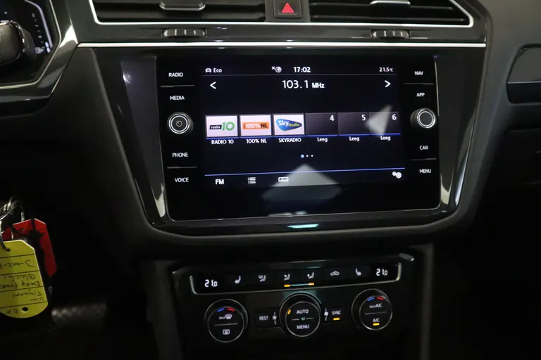 Volkswagen Tiguan 2.0 TSI 4Motion Highline Business R DSG Panoramadak Lane-Assist R-Line afbeelding 14
