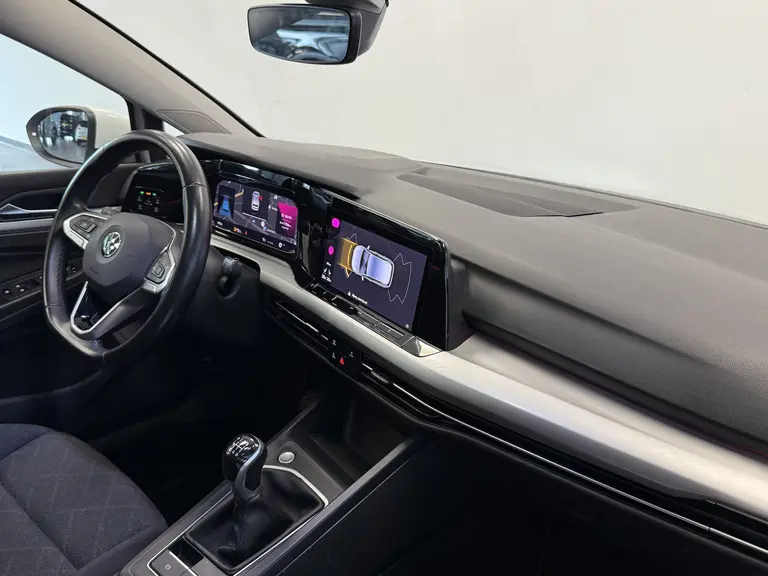 Volkswagen Golf 1.5 TSI Highline Business R 150pk Panorama Navigatie Sfeerverliching DAB+ Apple Carplay Cruise Control 17LMV afbeelding 11