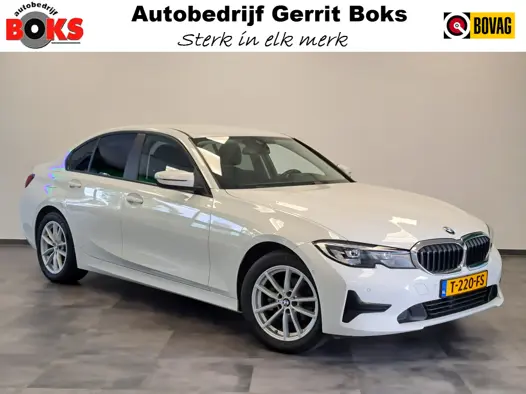 BMW 3 Serie 318i Executive Navigatie Clima Cruise PDC LM 157 PK!