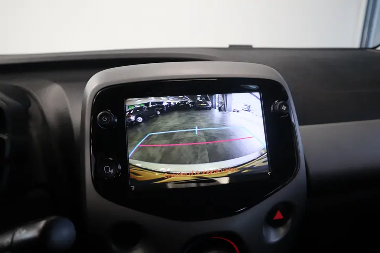 Toyota Aygo 1.0 VVT-i x-play limited Cabrio Carplay afbeelding 12