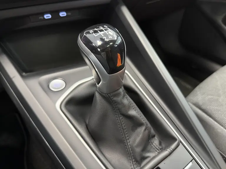 Volkswagen Golf 1.5 TSI Highline Business R 150pk Panorama Navigatie Sfeerverliching DAB+ Apple Carplay Cruise Control 17LMV afbeelding 15