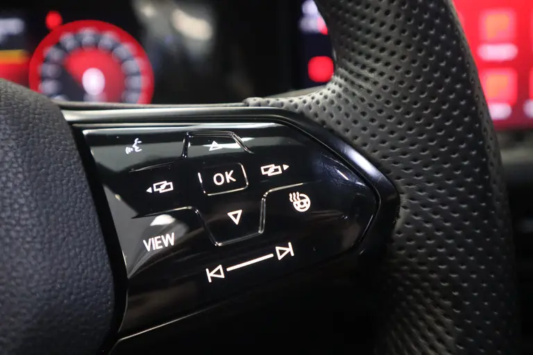 Volkswagen Golf 2.0 TSI GTI ACC Navi Panoramadak Milltek Uitlaat afbeelding 14