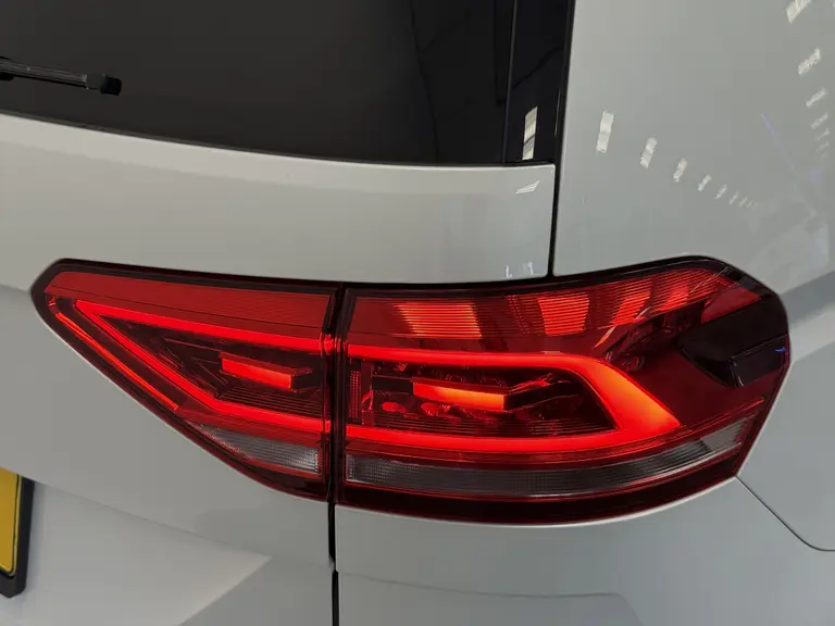 Volkswagen Touran 1.4 TSI Highline Business R 7p ACC Climate Panoramadak PDC Automaat NAP afbeelding 7