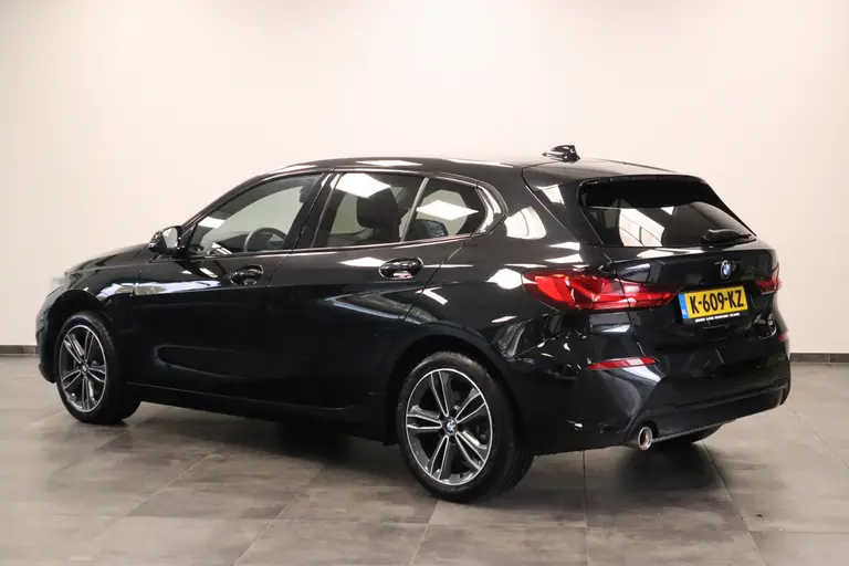 BMW 1-serie 118i Executive Edition 5-deurs Automaat (136pk) Live Cockpit Professional 24 maanden garantie mogelijk (*vraag naar de voorwaarden) afbeelding 3